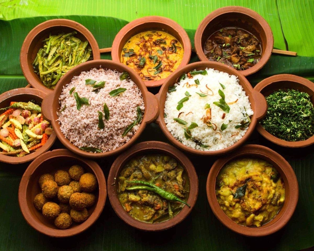 Sri Lankan dishes served in clay pots