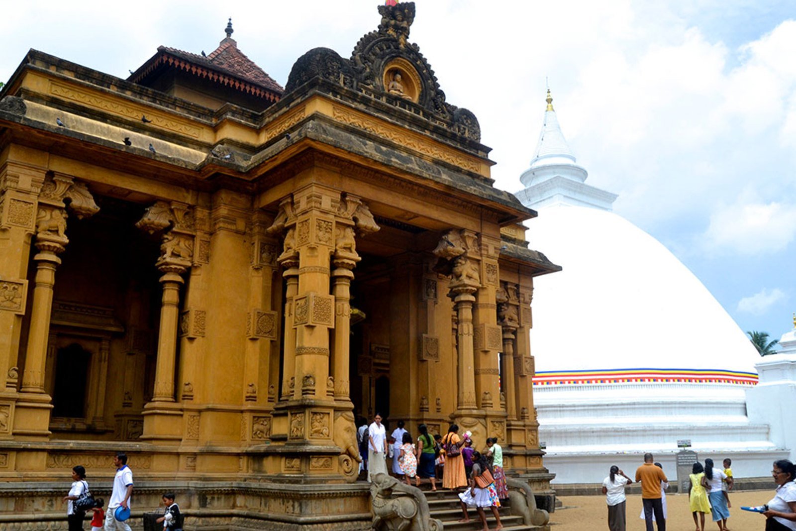 Kelaniya Temple